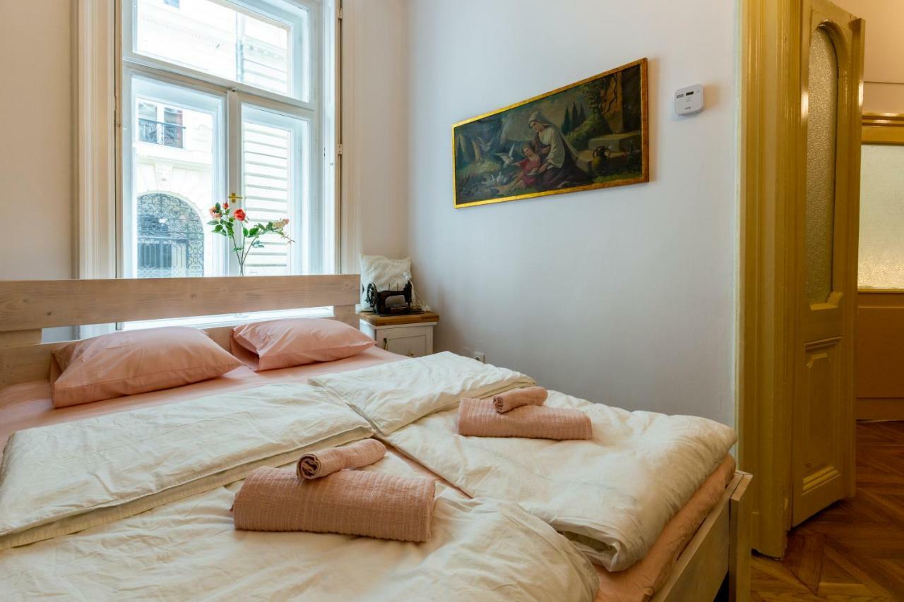 Vintage Home In The Center Boedapest Buitenkant foto